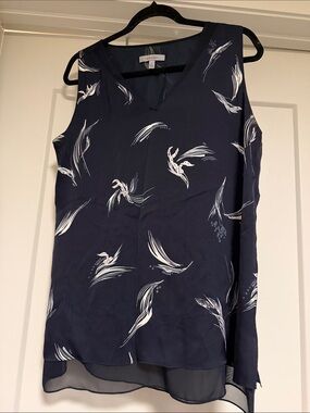 Classiques Entier Navy & White V-Neck Floral-Print Sleeveless silk tank
